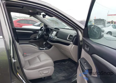 2017 Toyota Highlander Xle from USA, damaged, VIN 5TDJZRFH6HS371815